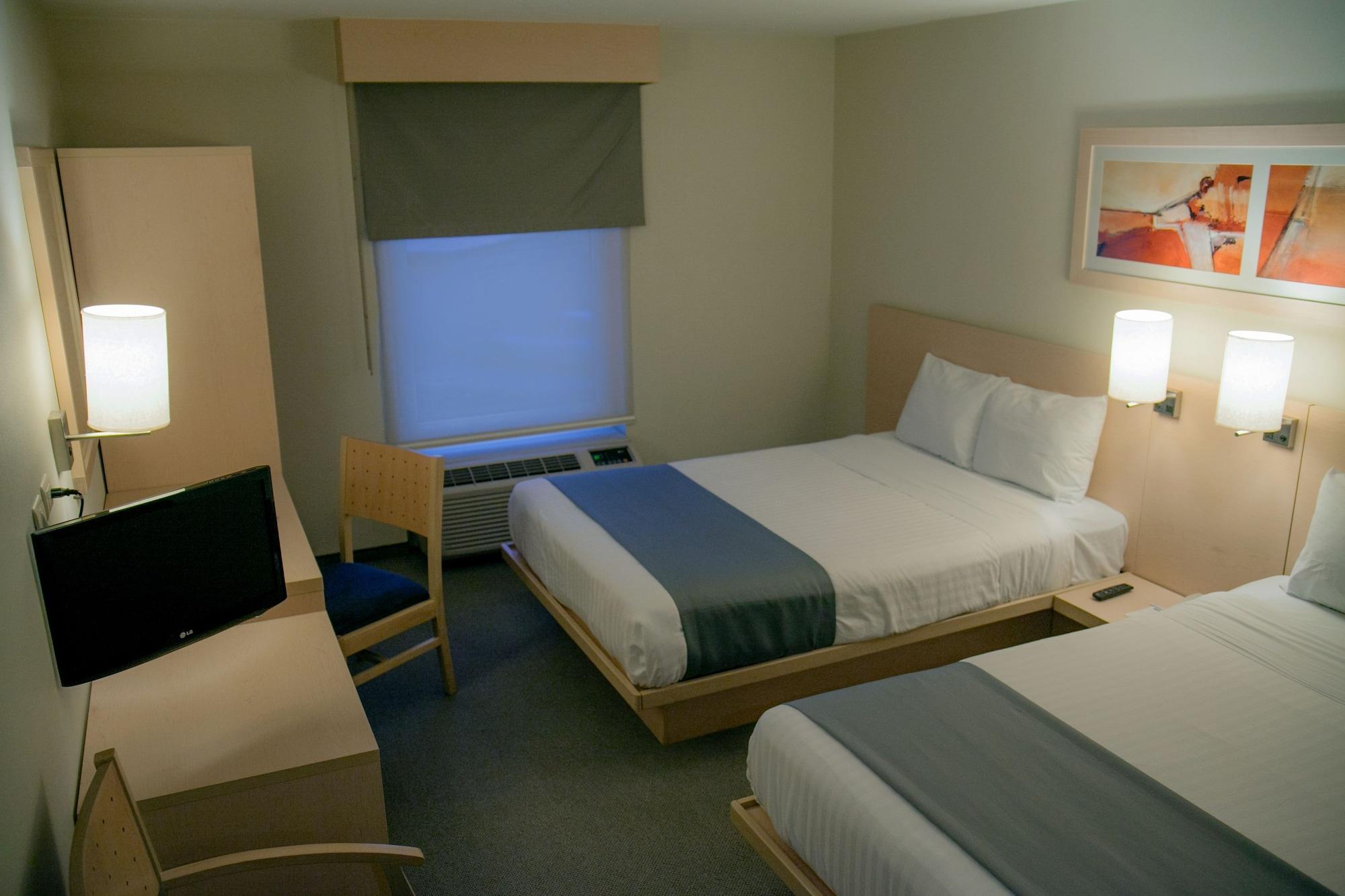 City Express By Marriott Saltillo Sur Exterior photo