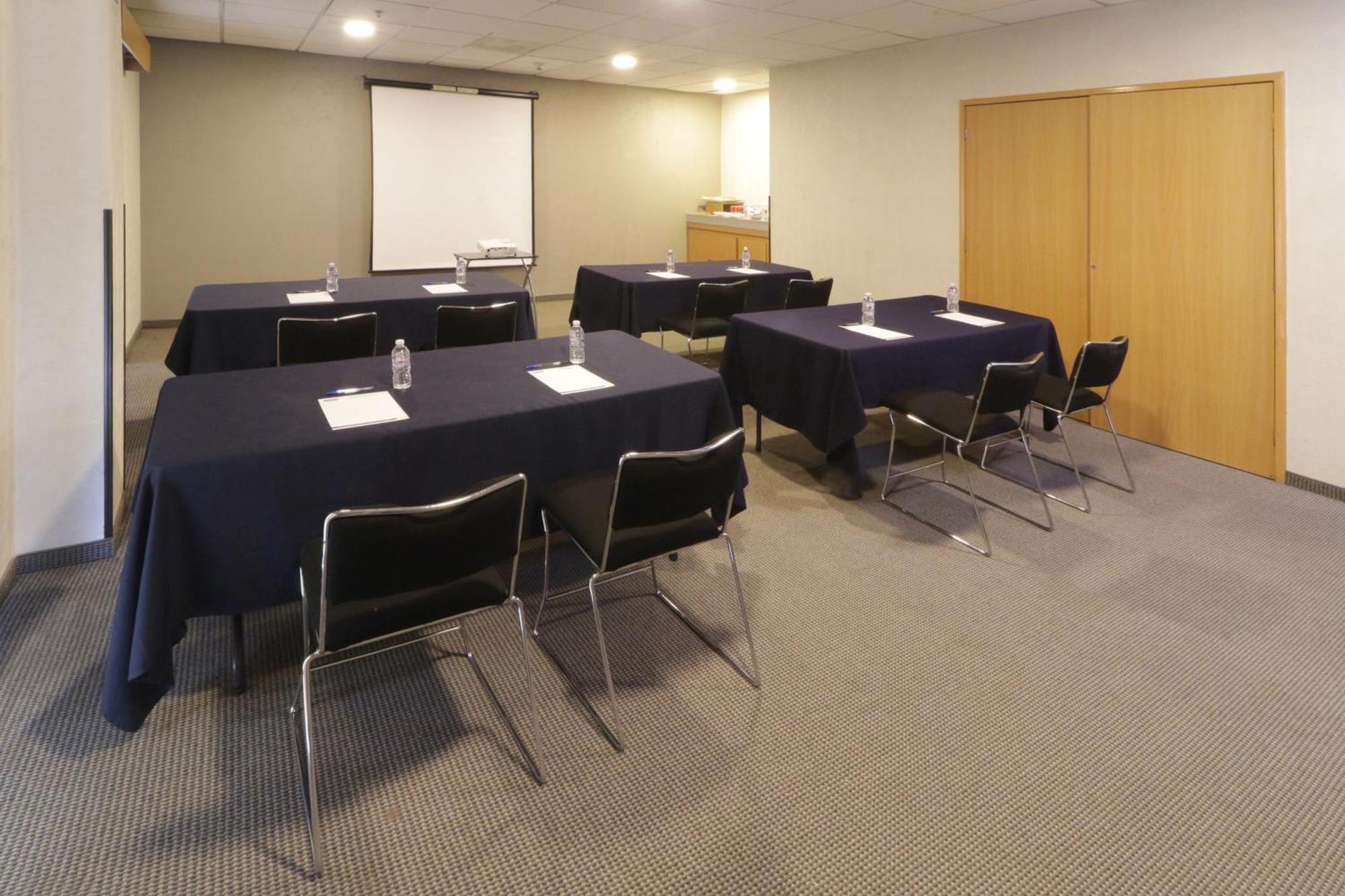 City Express By Marriott Saltillo Sur Exterior photo