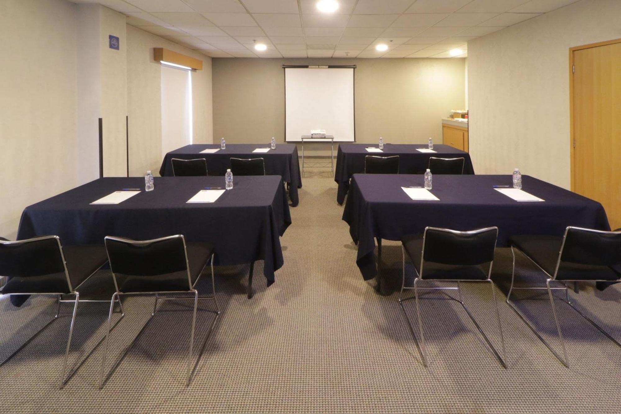 City Express By Marriott Saltillo Sur Exterior photo