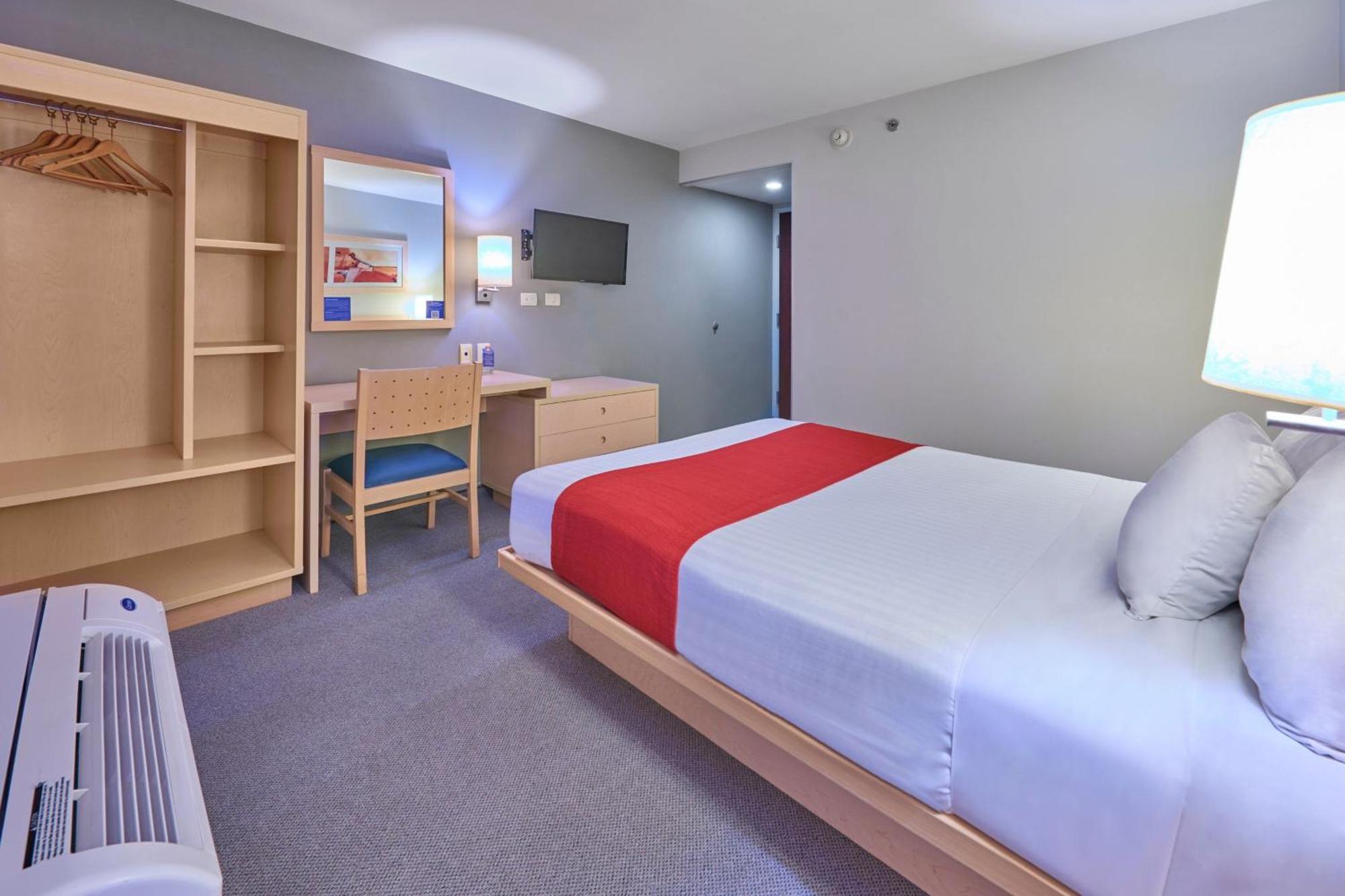 City Express By Marriott Saltillo Sur Exterior photo